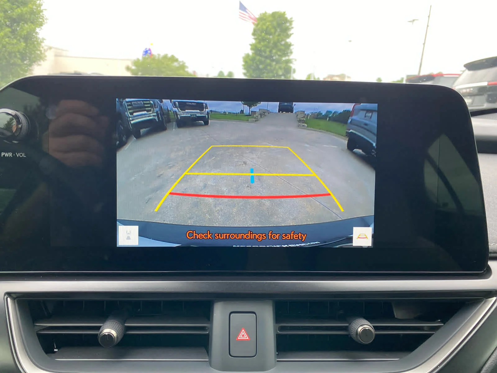Used 2025  Lexus UX 300h image 14