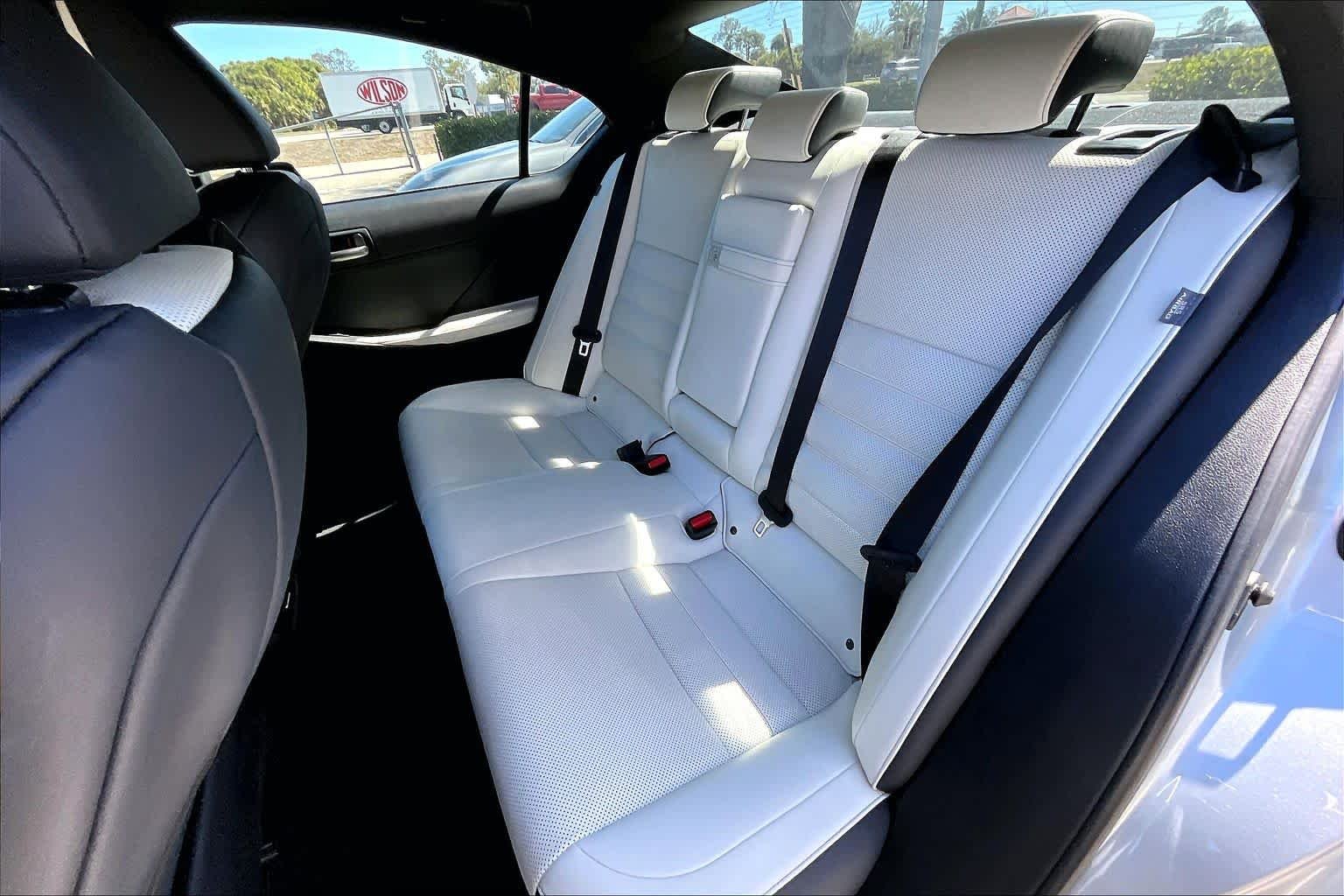2023 Lexus IS 350 F SPORT - Photo 21