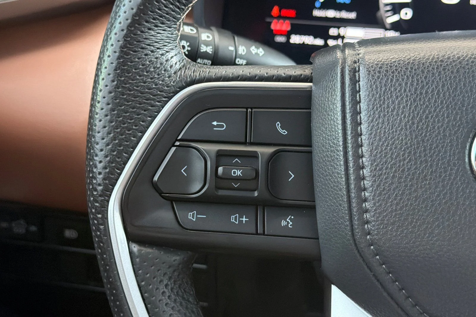 Used 2025  Toyota 1794 image 29
