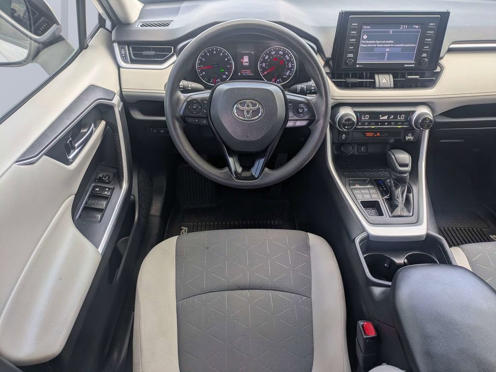 Used 2020 White Toyota XLE image 16