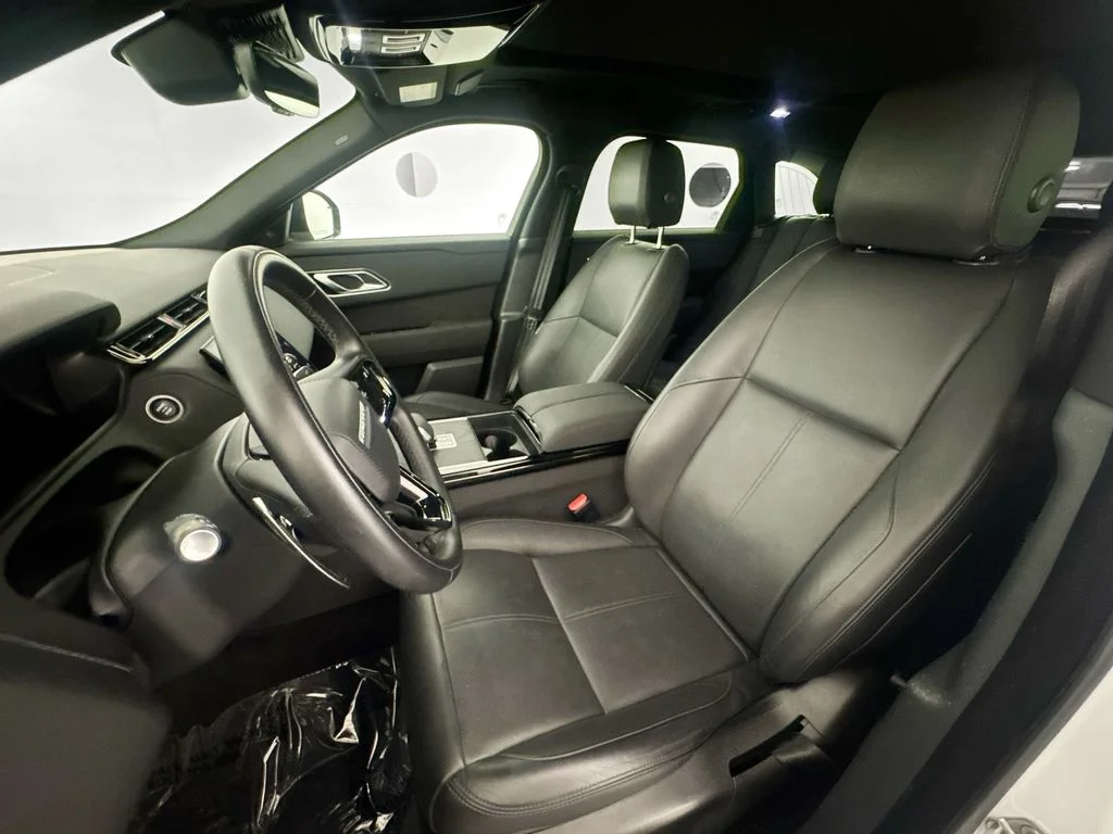 Certified Used 2025 White Land Rover Dynamic SE image 21