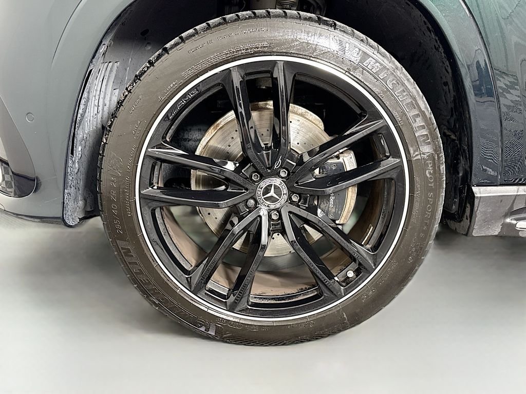 Used 2024 Green Mercedes-Benz GLS 580 image 35