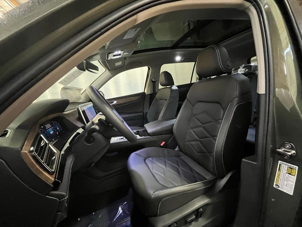 New 2026 Green Volkswagen 2.0T SE w/Technology image 10