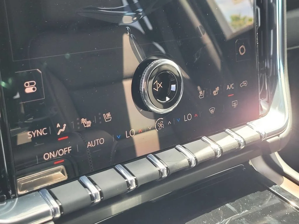 2026 GMC Yukon XL Denali - Photo 18