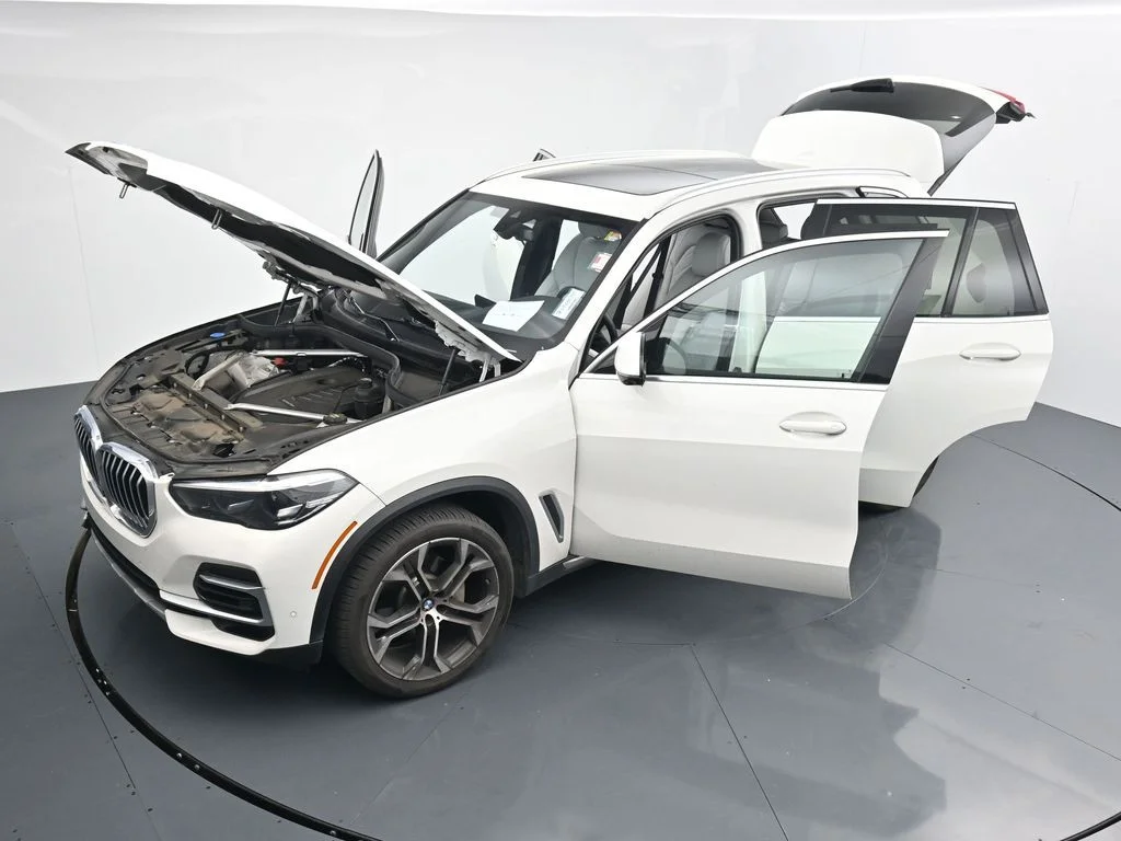 Used 2023 White BMW xDrive40i image 25