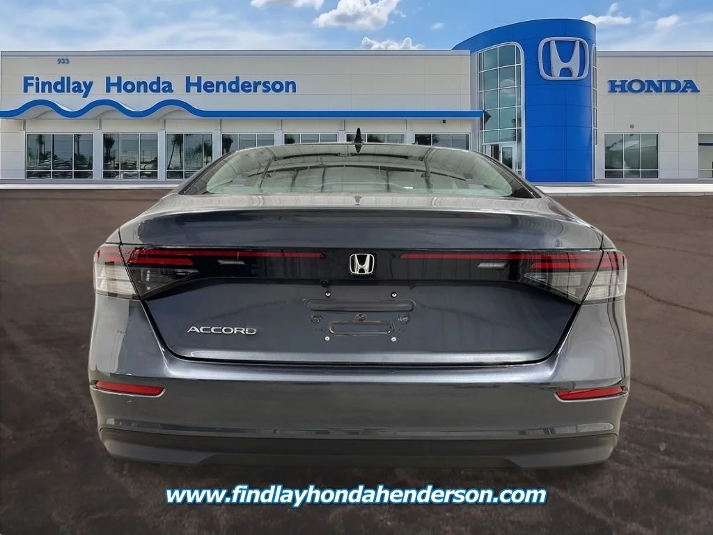 New 2026 Meteorite Gray Metallic Honda SE image 4