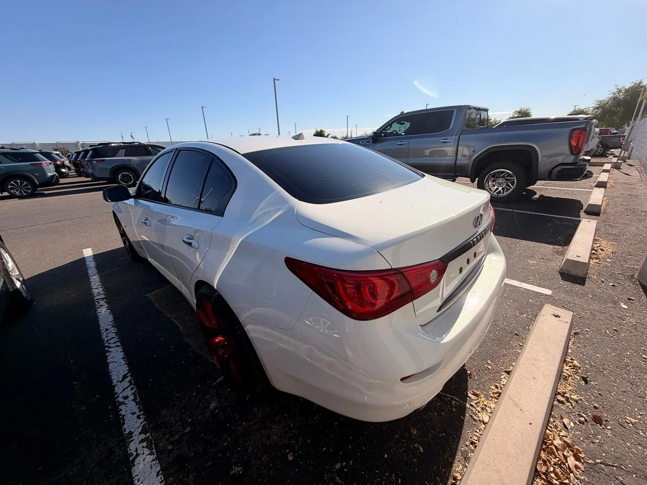 Used 2015 Moonlight White INFINITI Premium image 7
