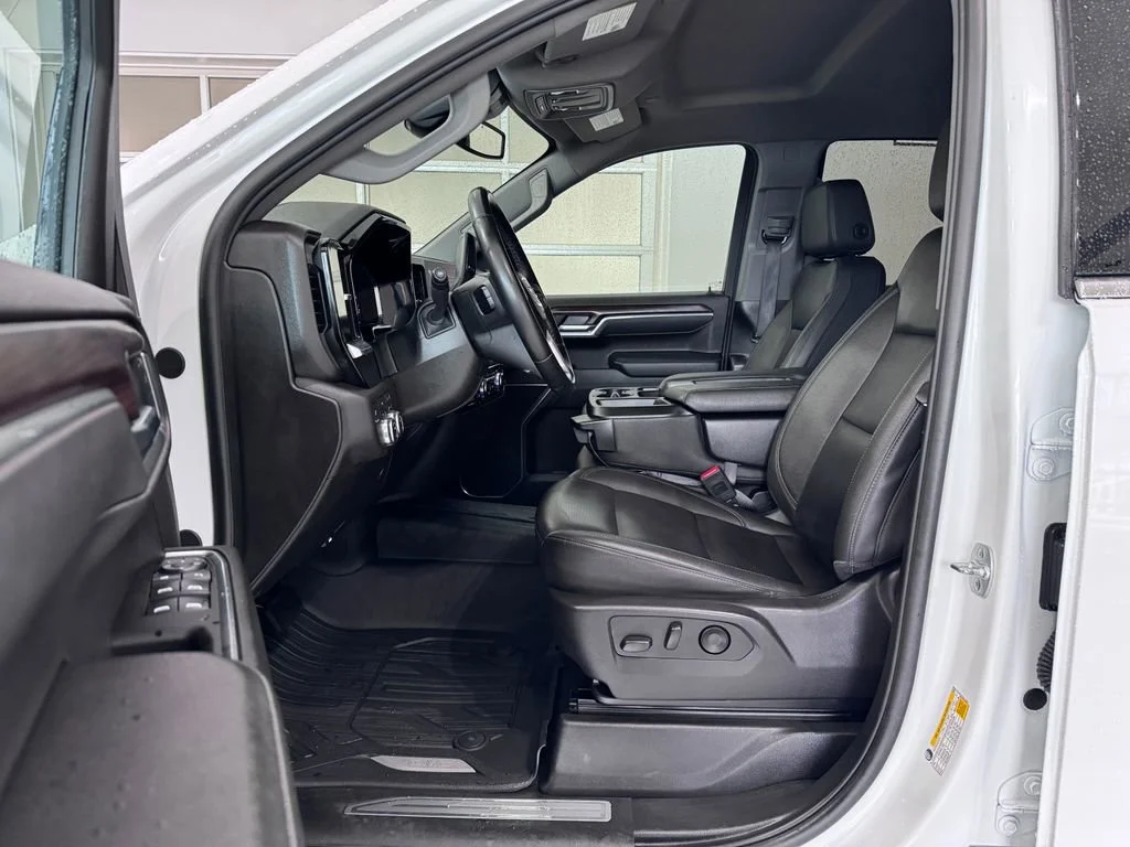 2025 GMC Sierra 1500 SLT - Photo 11