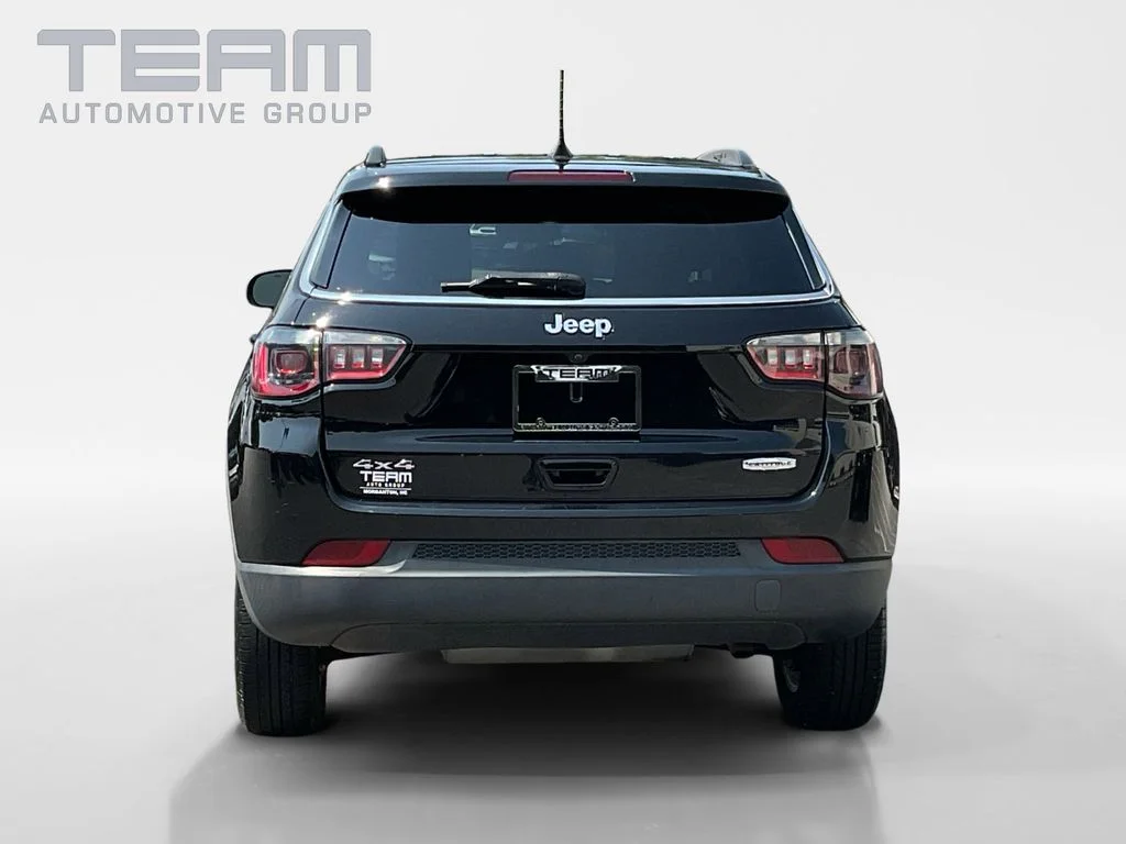 Used 2021 Black Jeep Latitude image 6