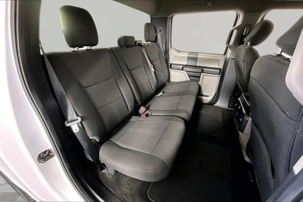 Used 2018 White Ford XL image 24