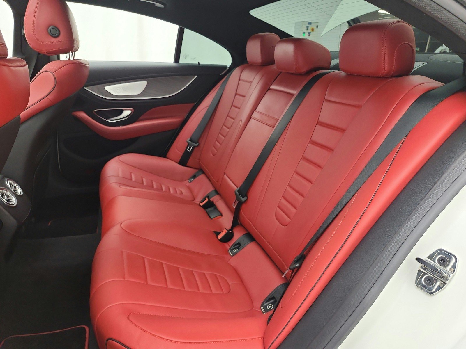 Used 2022 designo Manufaktur Cashmere White Magno Mercedes-Benz CLS 450 4MATIC® Coupe image 15