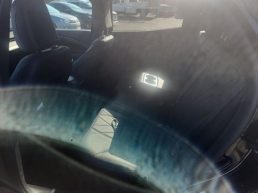 Used 2024 Black Ford Select image 19