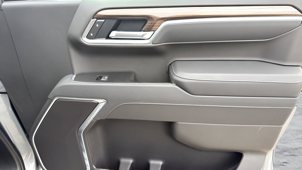 New 2026 Sterling Gray Metallic Chevrolet LT image 23