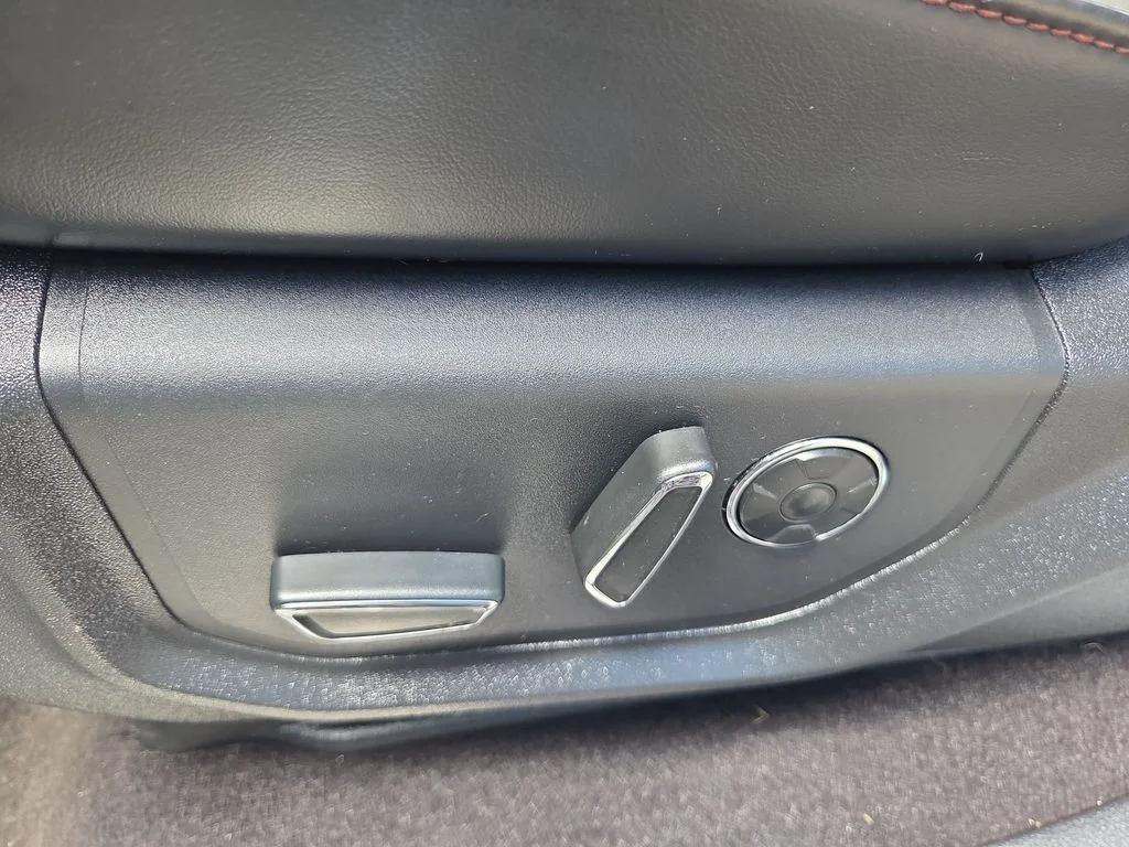 Used 2018 White Ford Platinum image 13