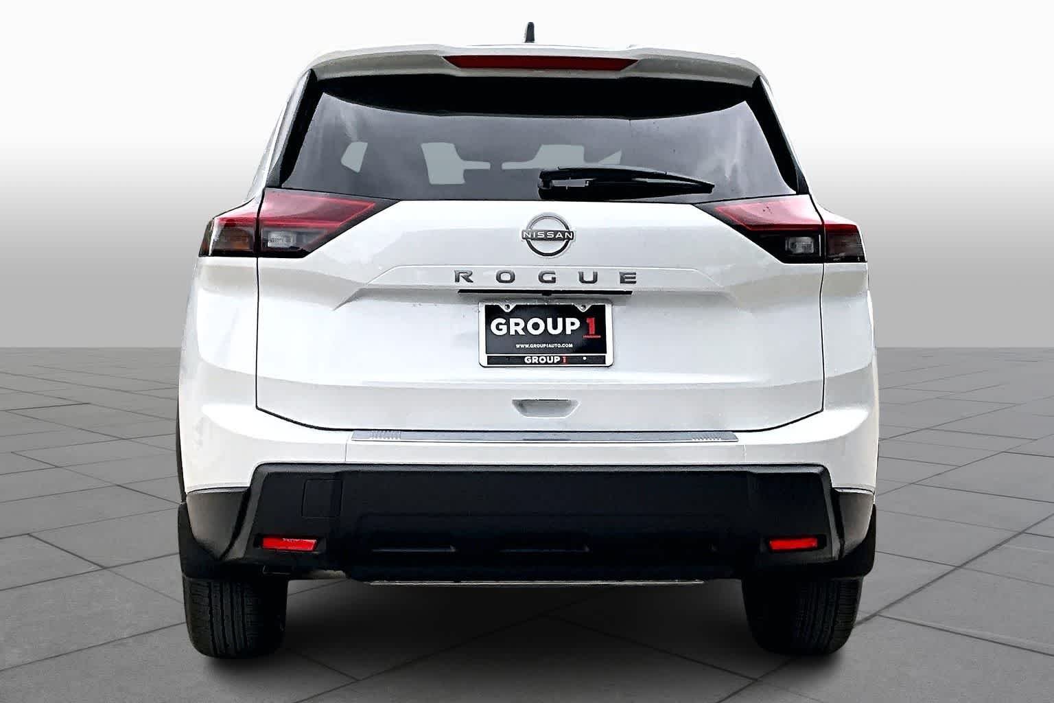 New 2026 Everest White Pearl TriCoat Nissan SV image 4
