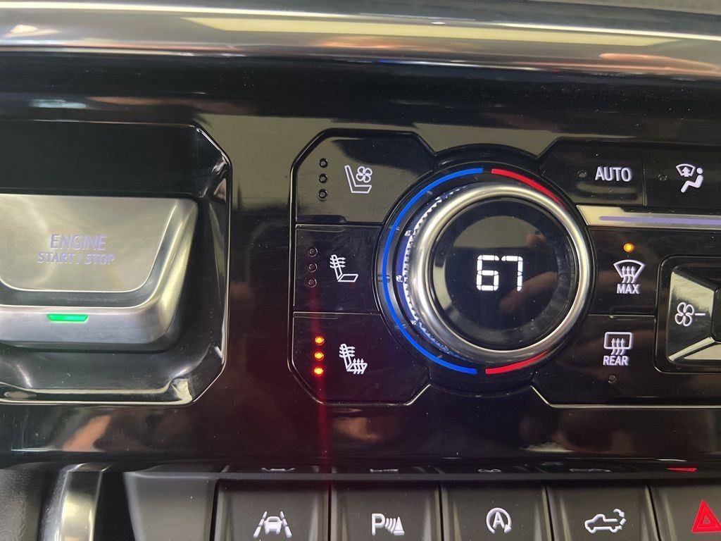 Used 2025 Onyx Black GMC Denali image 18