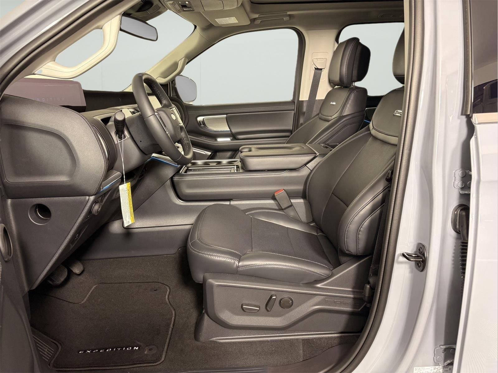 New 2026 Glacier Gray Metallic Tri-Coat Ford Platinum® image 12