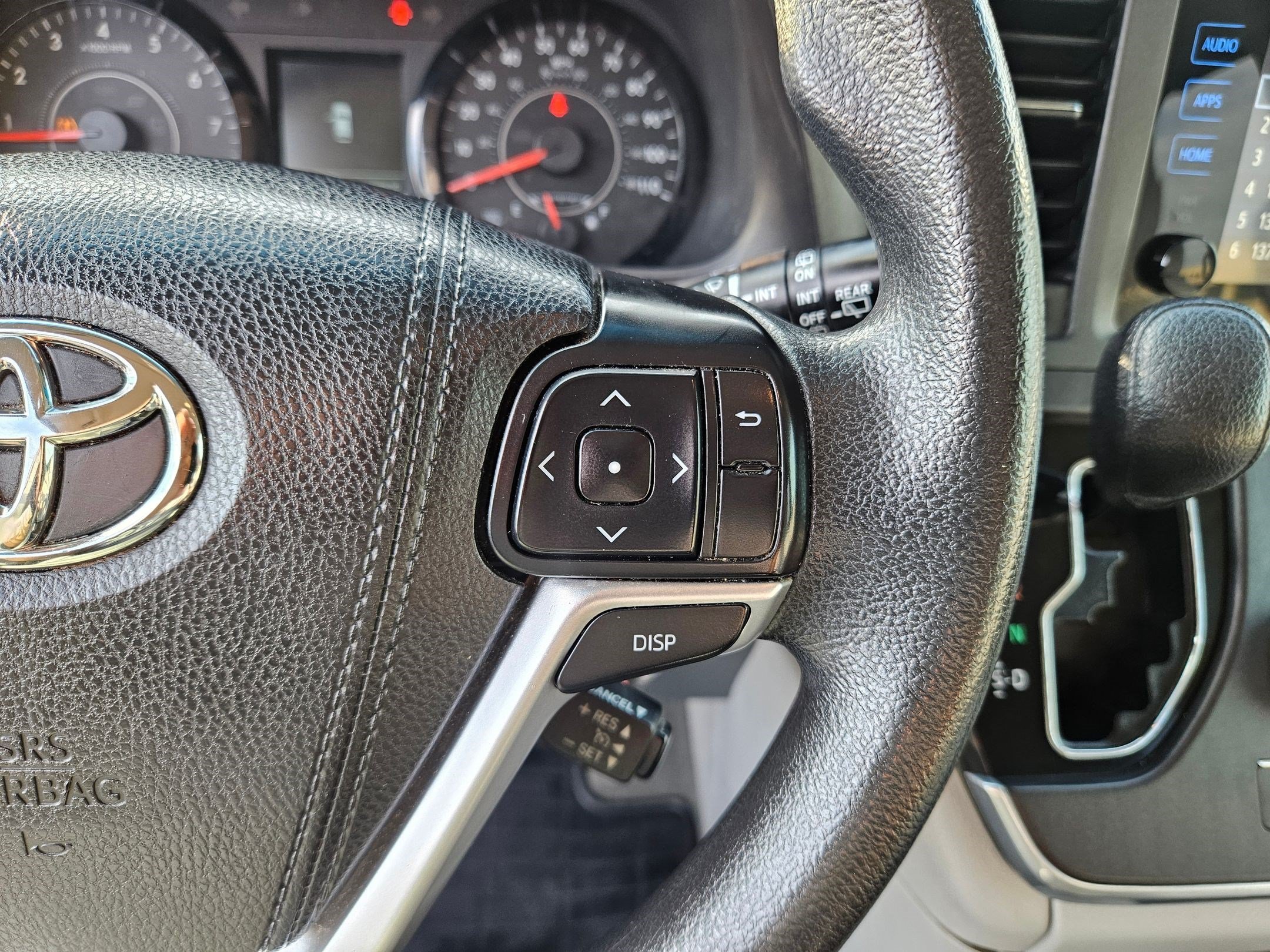 Used 2015 Super White Toyota LE AAS image 28