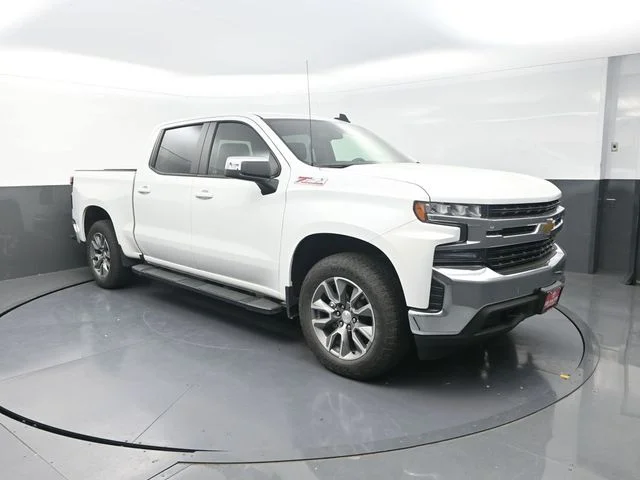 Used 2022 White Chevrolet LT image 10