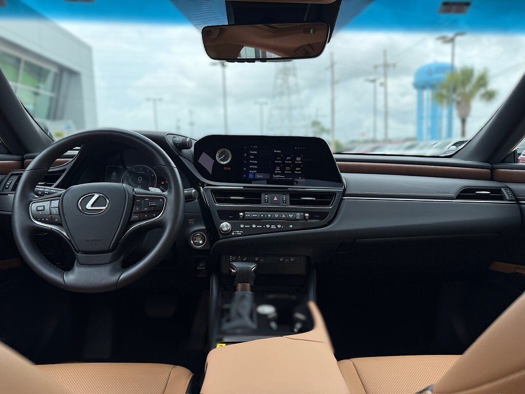 Certified Used 2025 Caviar Lexus Base image 12