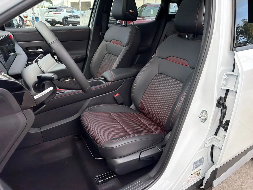 New 2026 White Nissan SR image 29