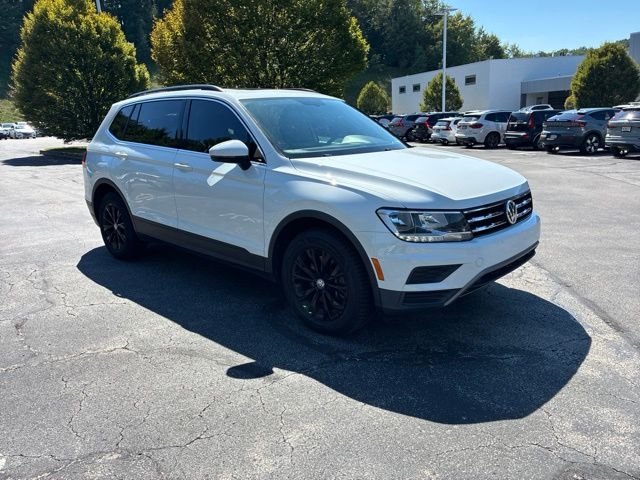 Used 2019 White Volkswagen 2.0T SE image 4