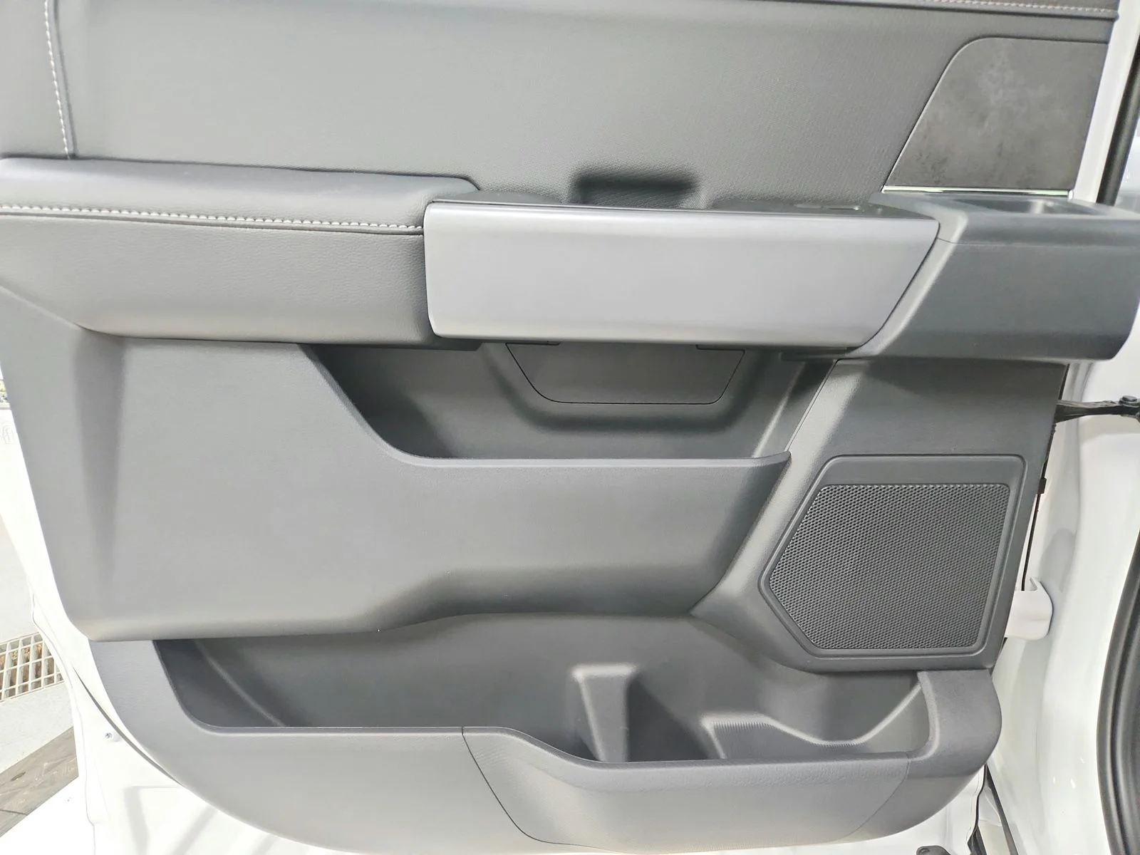 New 2026 White Ford XLT image 38