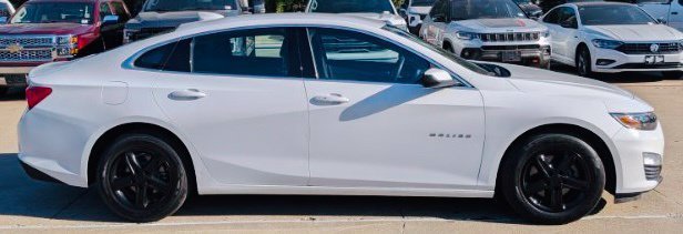 Used 2023 SUMMIT WHITE Chevrolet LT image 2