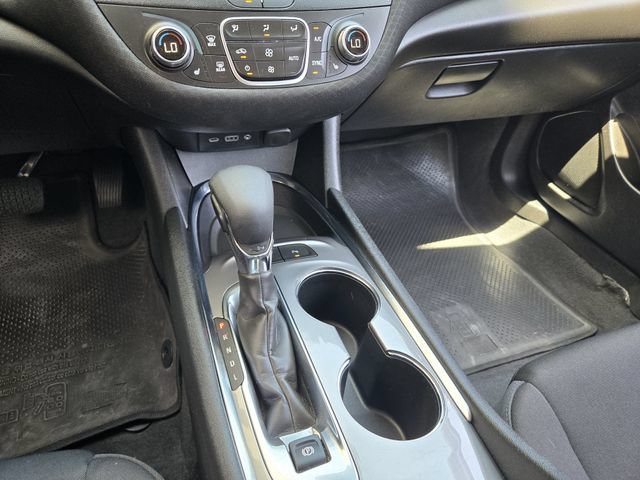 Used 2024 Summit White Chevrolet 1LT image 17