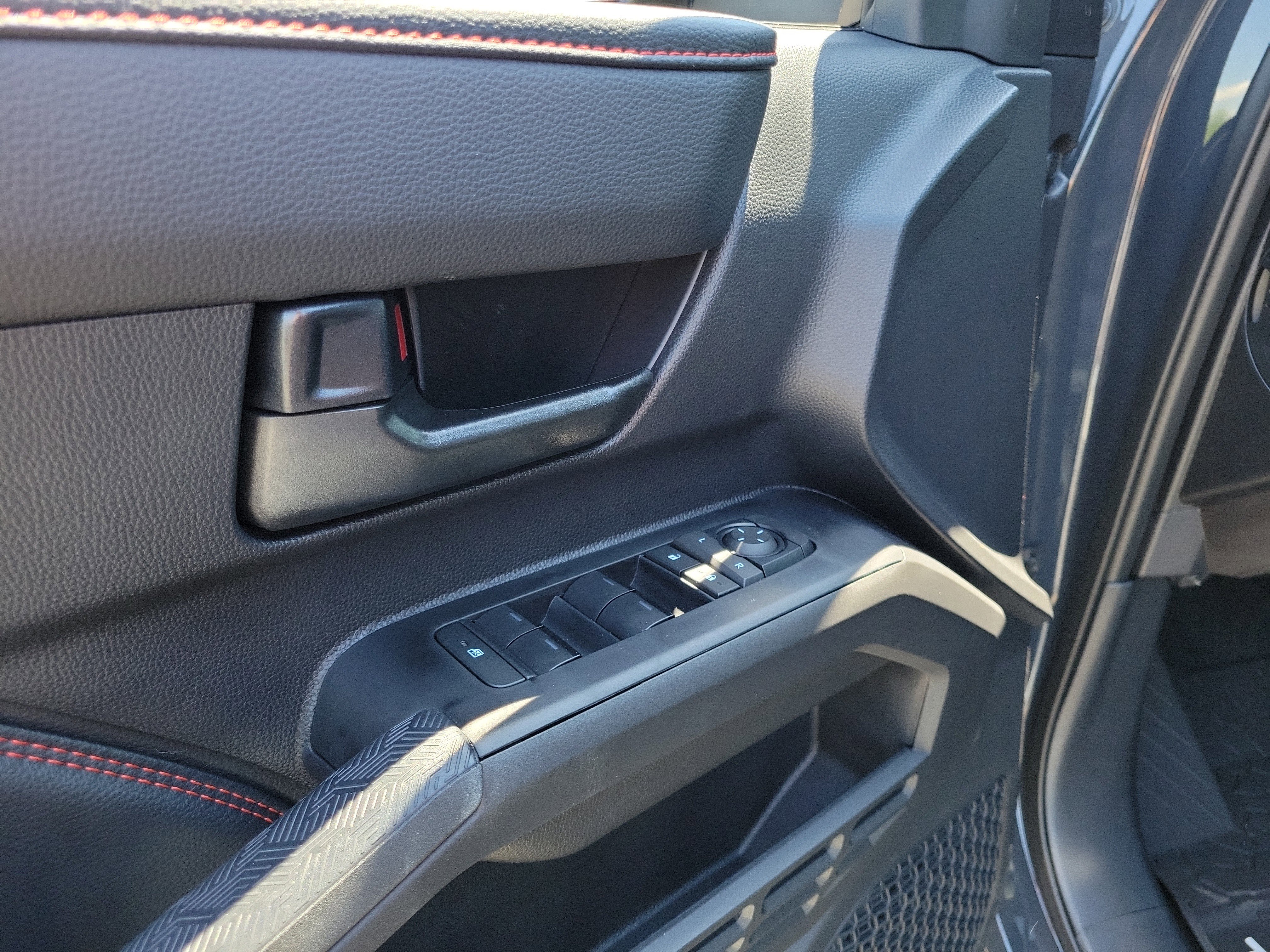 2026 Toyota Tacoma TRD Pro - Photo 18