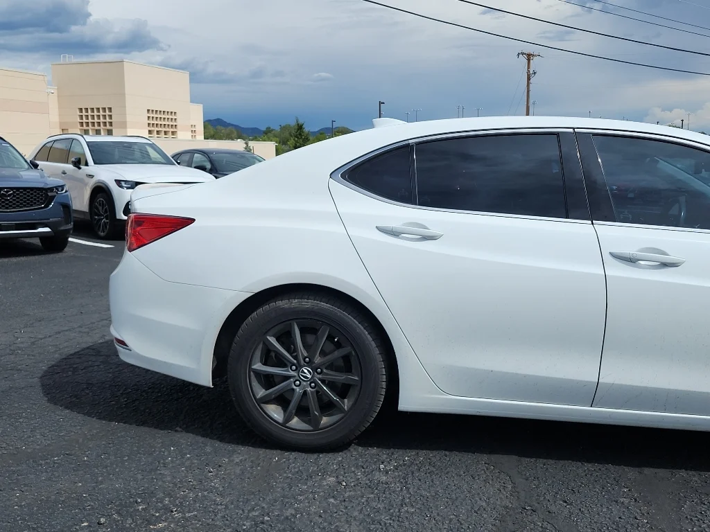 Used 2020 Platinum White Pearl Acura 2.4L (DCT) image 5
