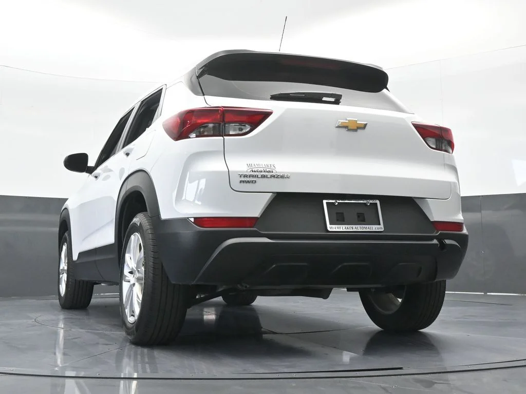 Used 2023 Summit White Chevrolet LS image 52