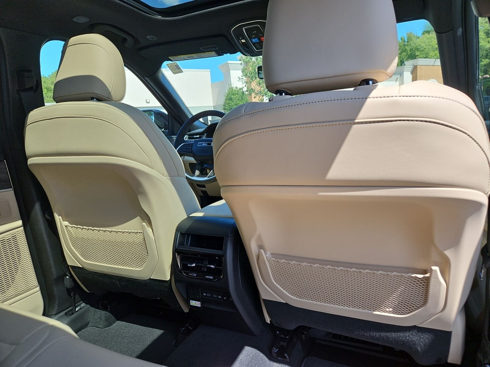 New 2027 Fathom Blue Pearlcoat Jeep Limited image 18