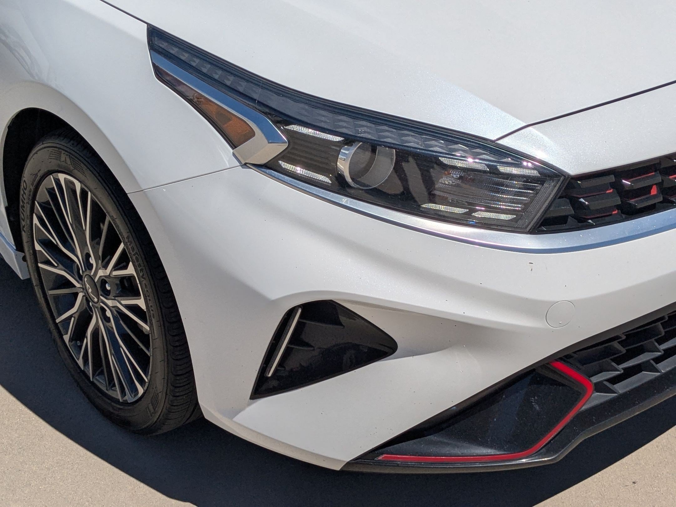 Used 2024 White Kia GT-Line image 10