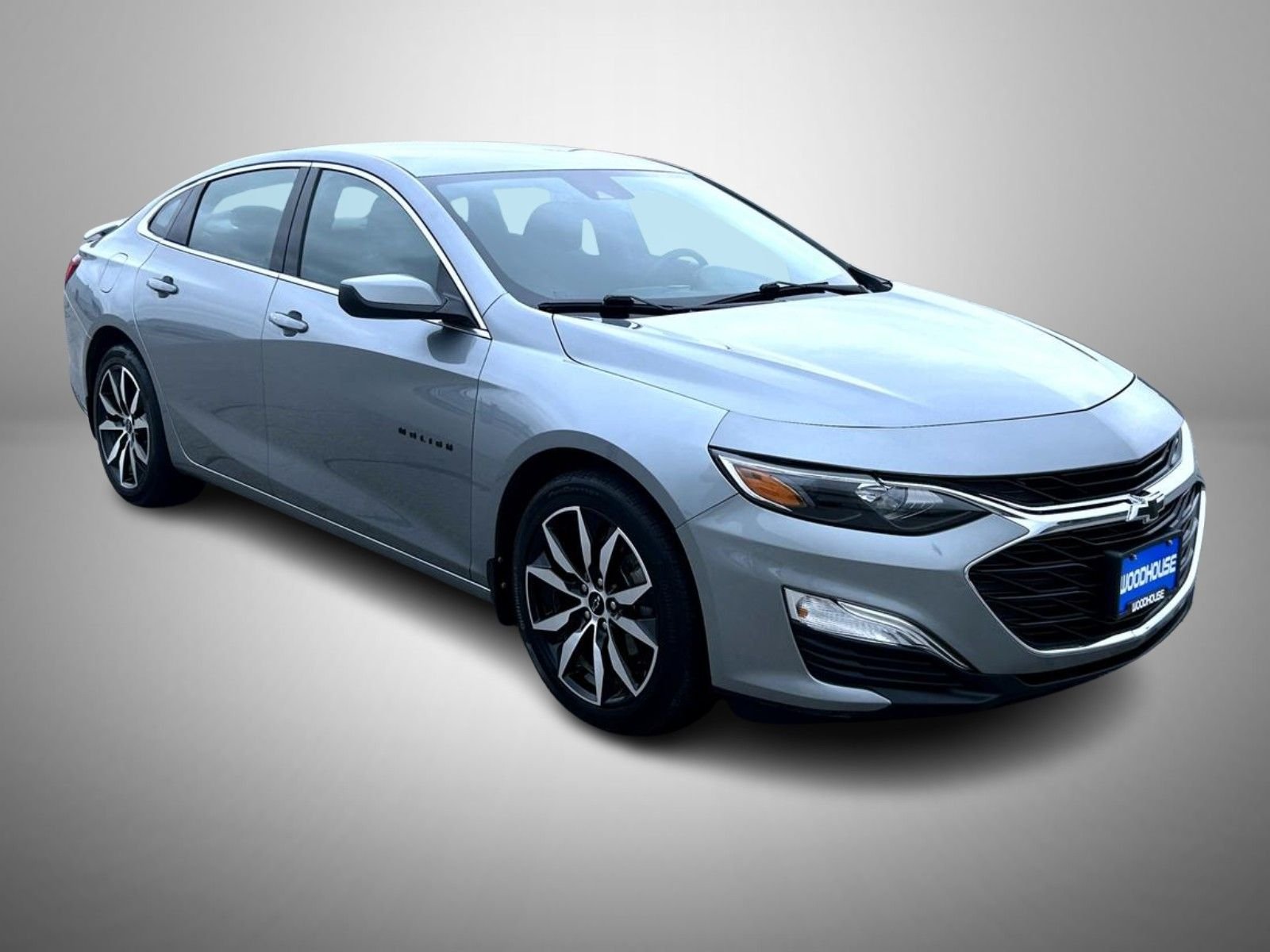 Used 2024 Gray Chevrolet RS image 3