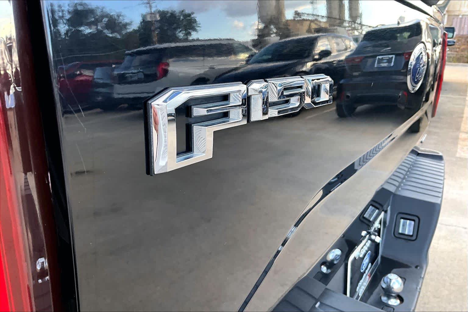Used 2016 Shadow Black Ford XLT image 10