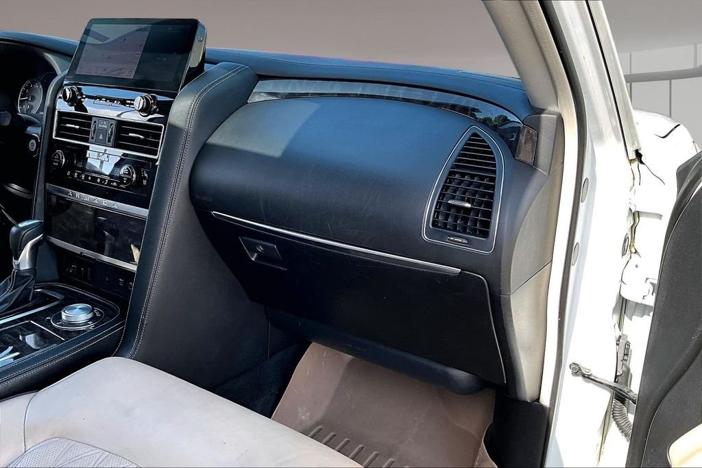 Used 2021 White Nissan Platinum image 16