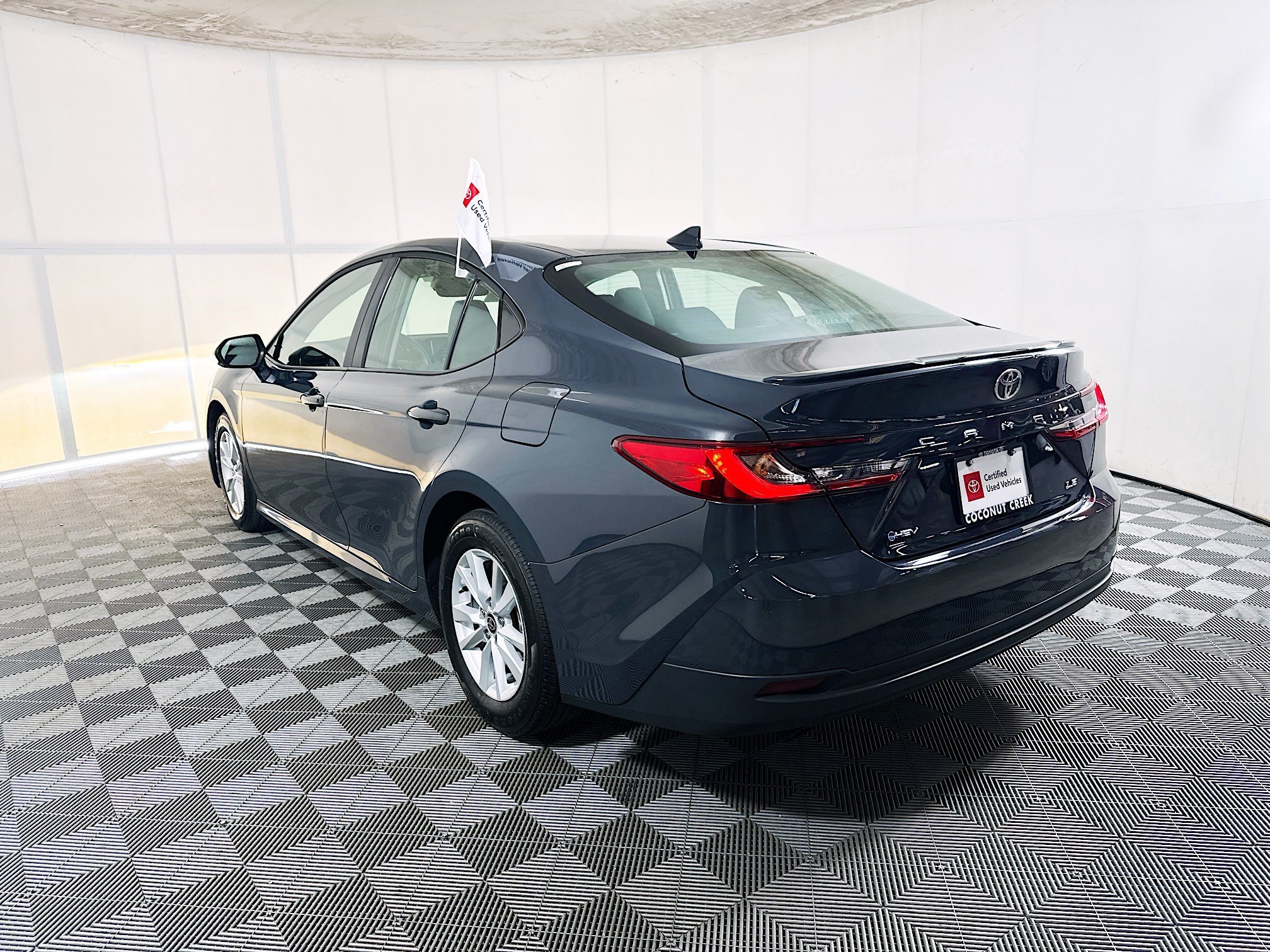 Used 2025 Underground Toyota LE image 5