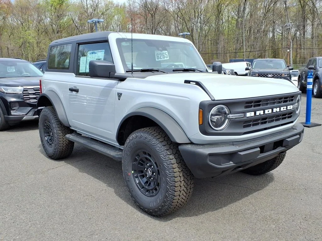 2026 Ford Bronco Base 4x4's photo