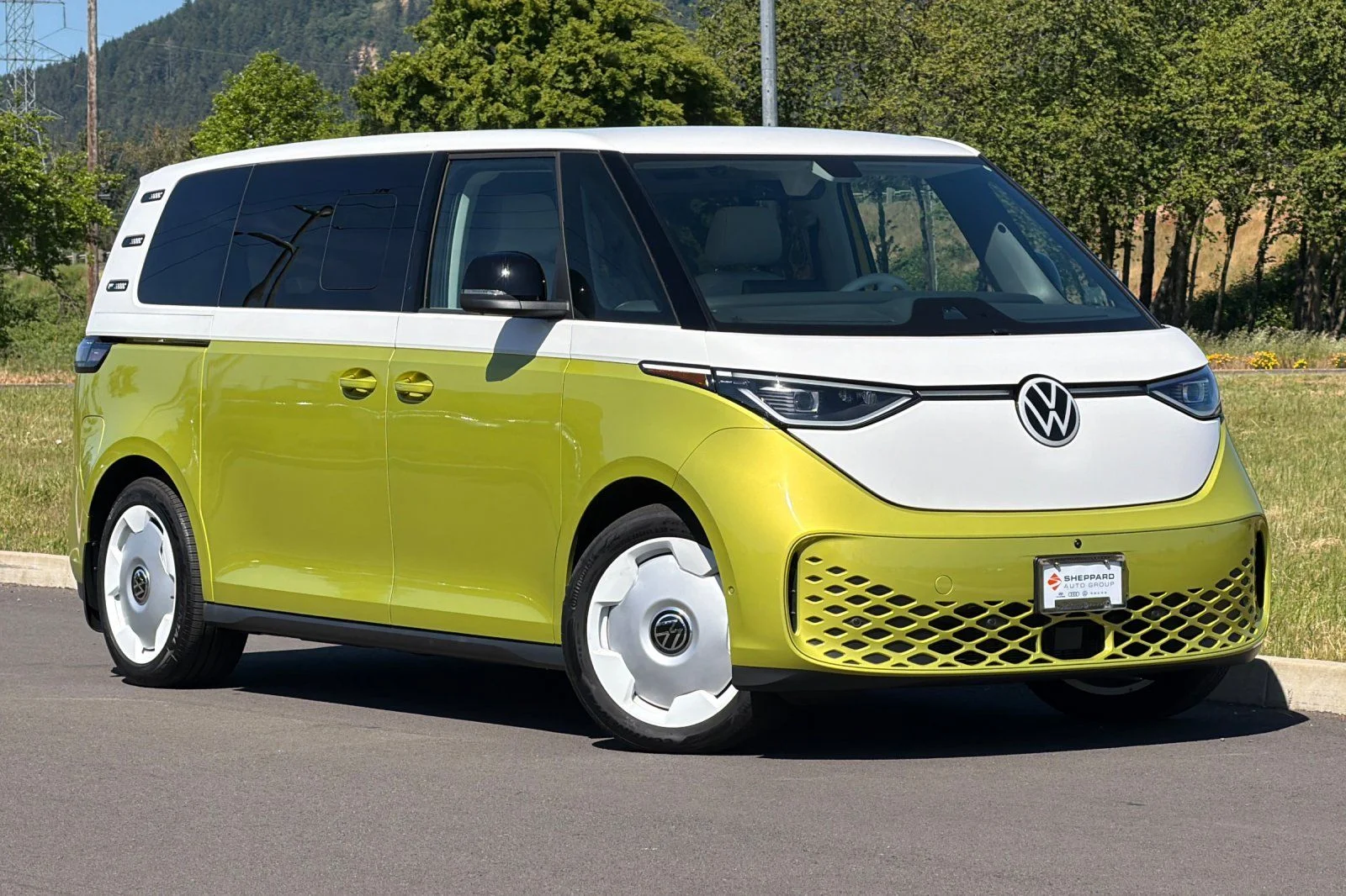 2025 Volkswagen ID. Buzz 1st Edition 4Motion Two-Tone's photo