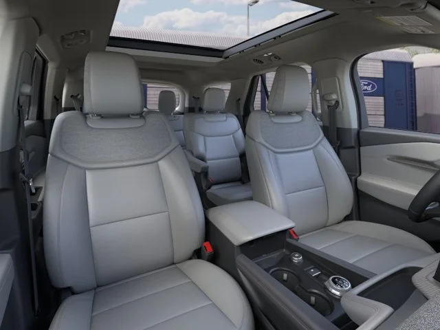 New 2026 Star White Metallic Tri-Coat Ford Active image 10