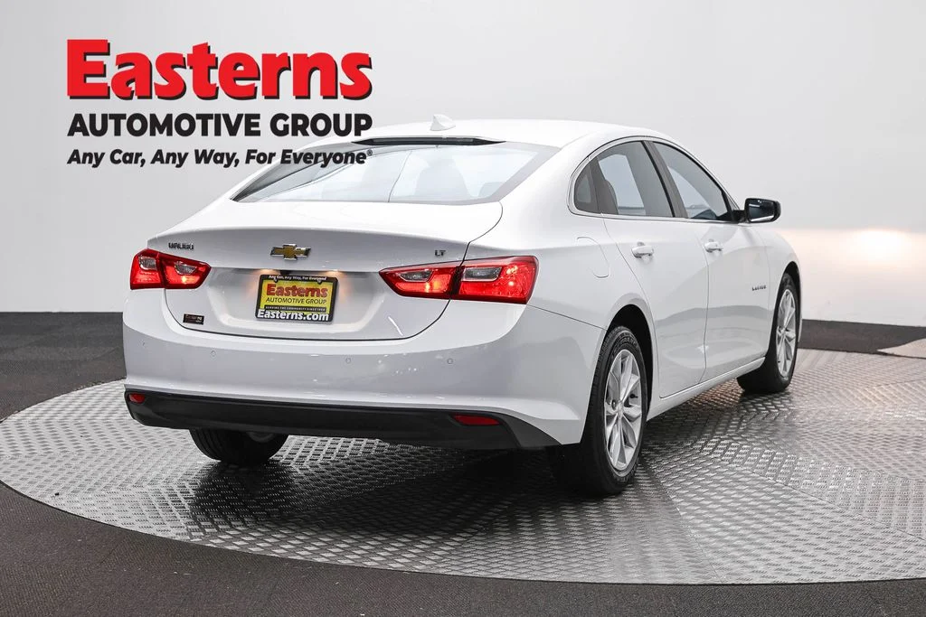 Used 2025 White Chevrolet LT image 5
