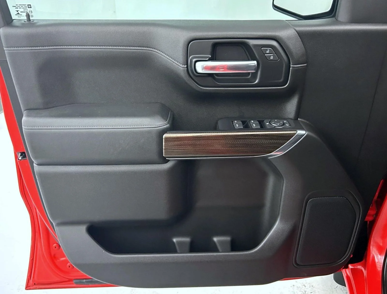 Used 2019 Red Chevrolet RST image 9