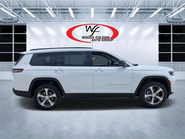 New 2026 Bright White Clear-Coat Exterior Paint Jeep Limited image 2
