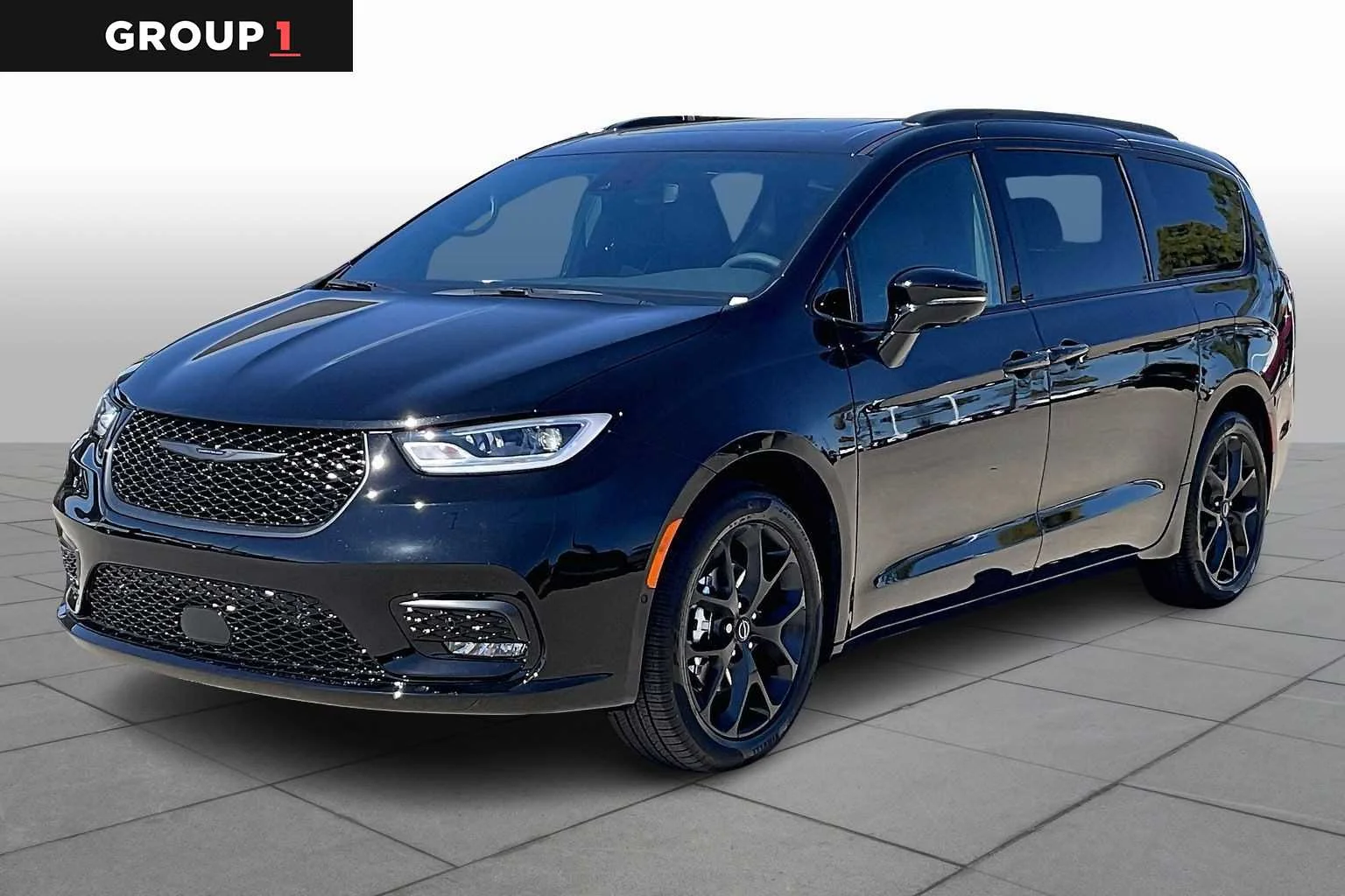 2026 Chrysler Pacifica Limited's photo