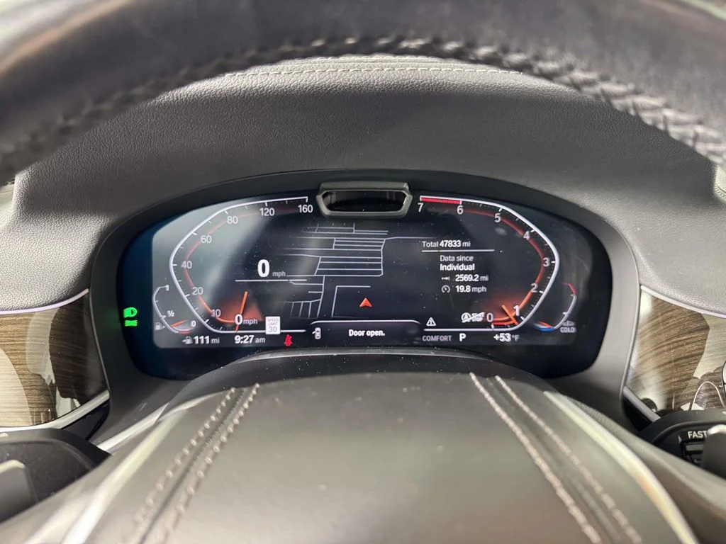 New 2022 Black BMW 750i xDrive image 3