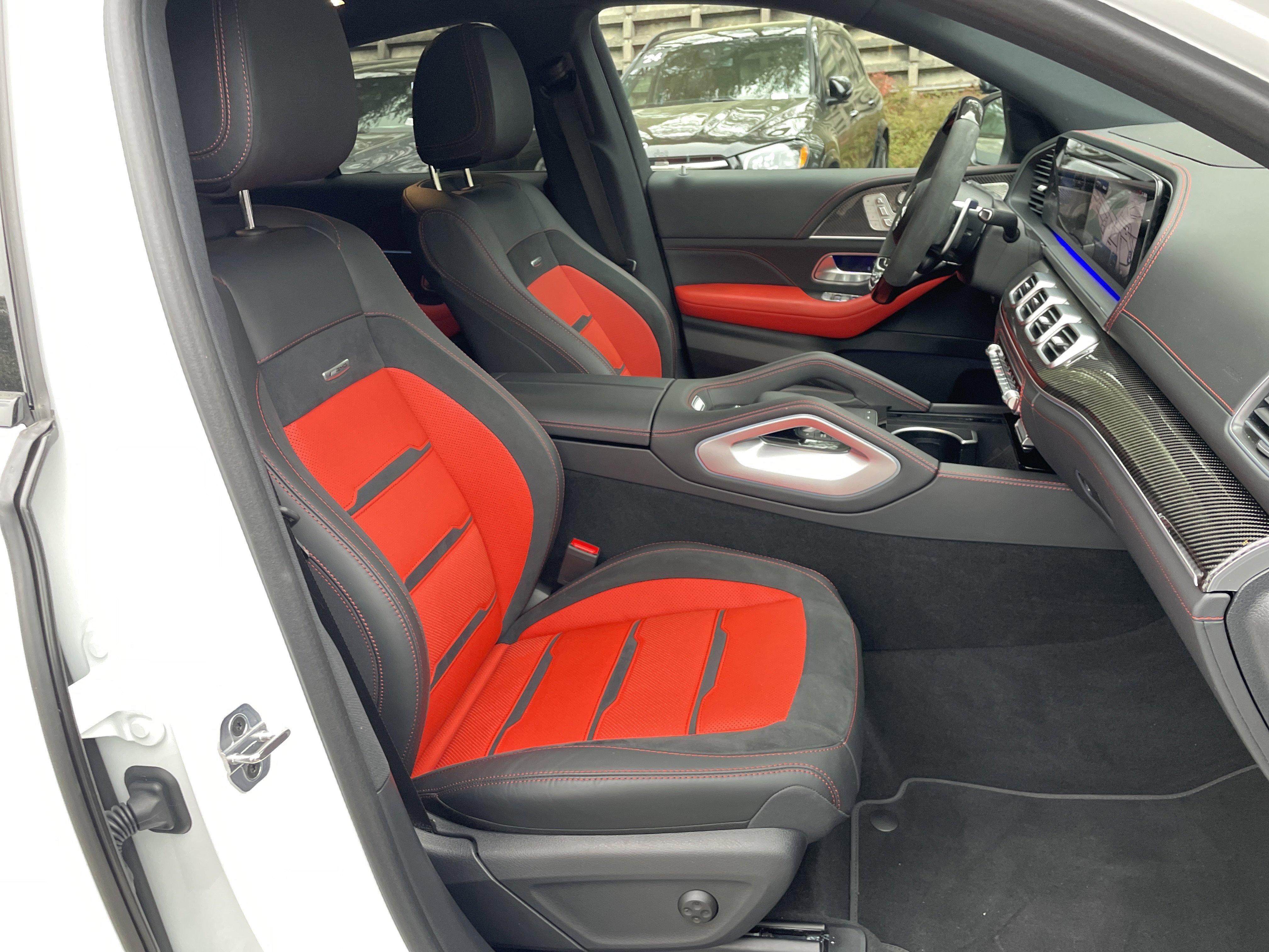 Certified Used 2025 MANUFAKTUR Moonlight White Metallic Mercedes-Benz AMG® GLE 53 4MATIC®+ Coupe image 50