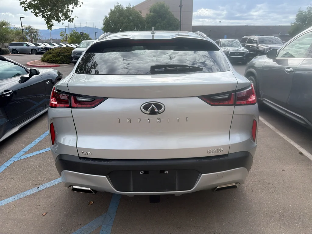 Used 2022 Liquid Platinum INFINITI ESSENTIAL image 5