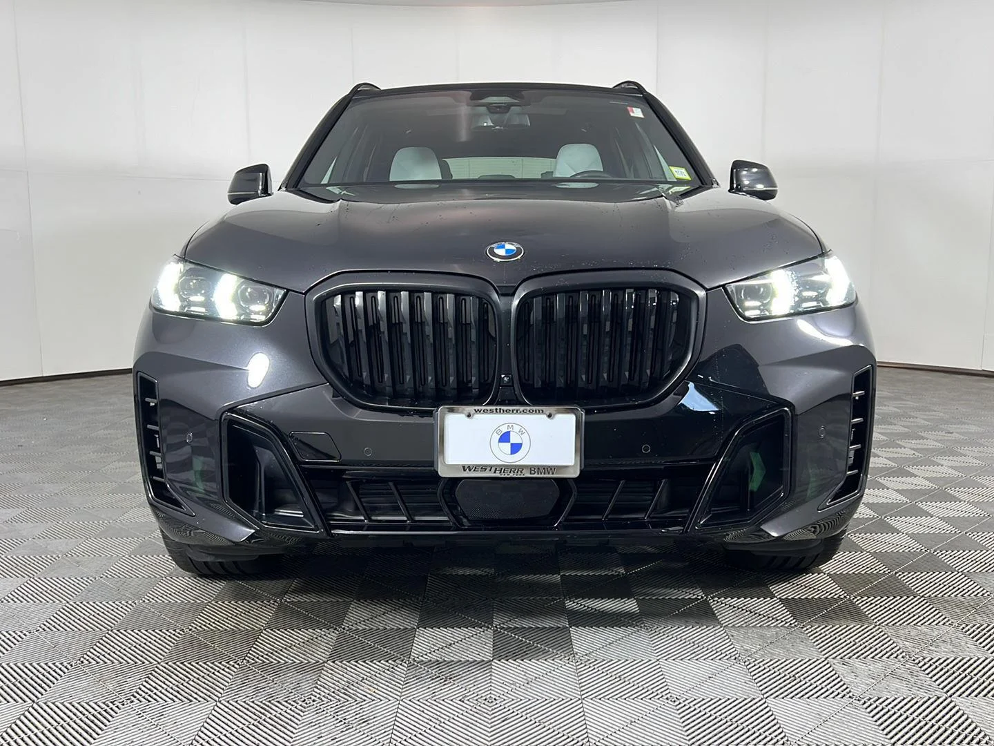 Used 2026 Black Sapphire Metallic BMW xDrive40i image 13