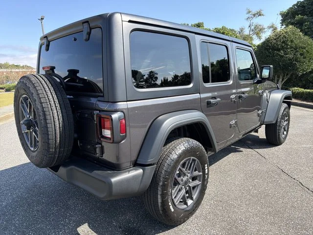 New 2026 Granite Crystal Metallic Clear-Coat Exterior Paint Jeep Sport S image 5
